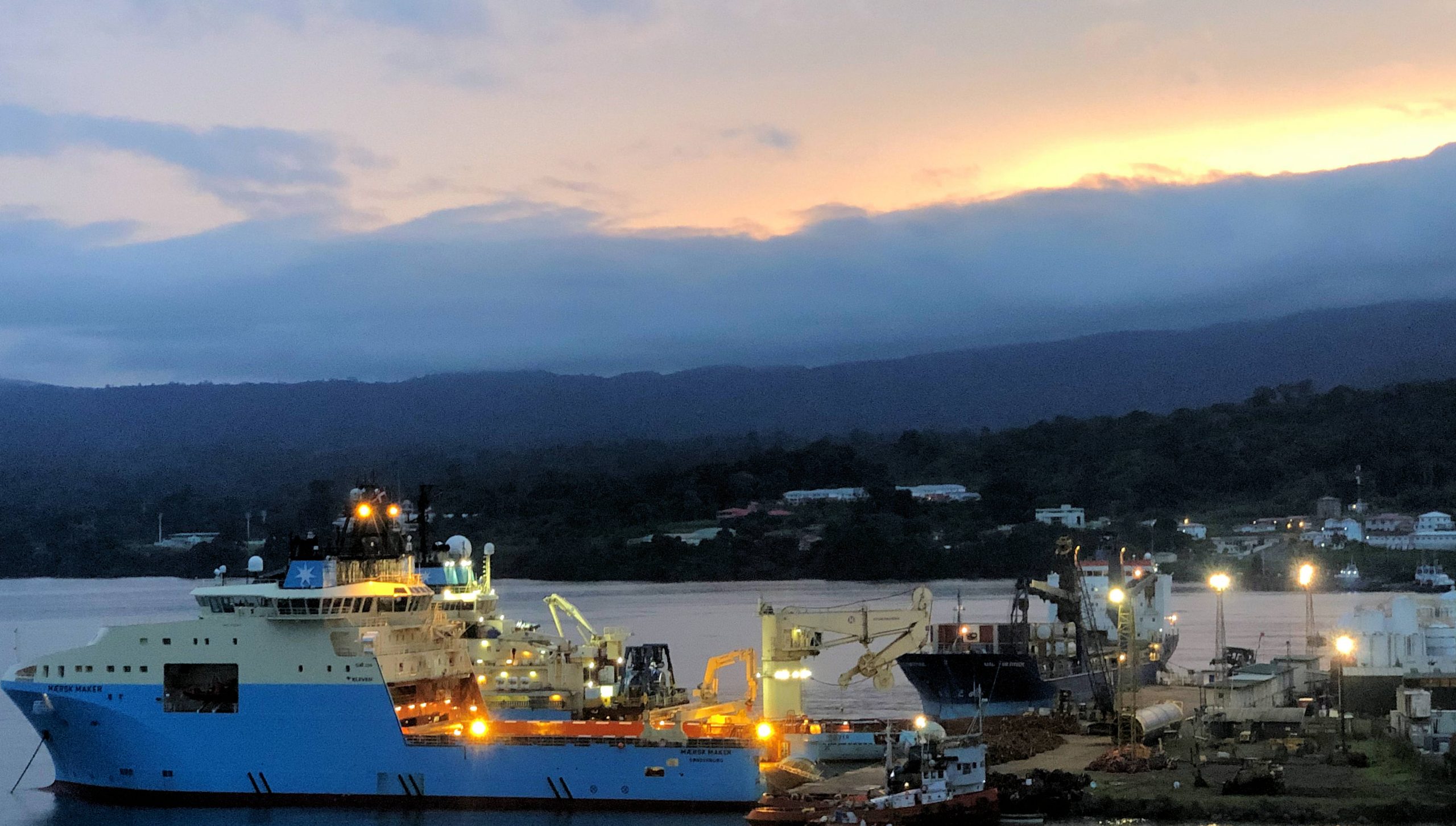 Loading chain Nighttime for FPSO